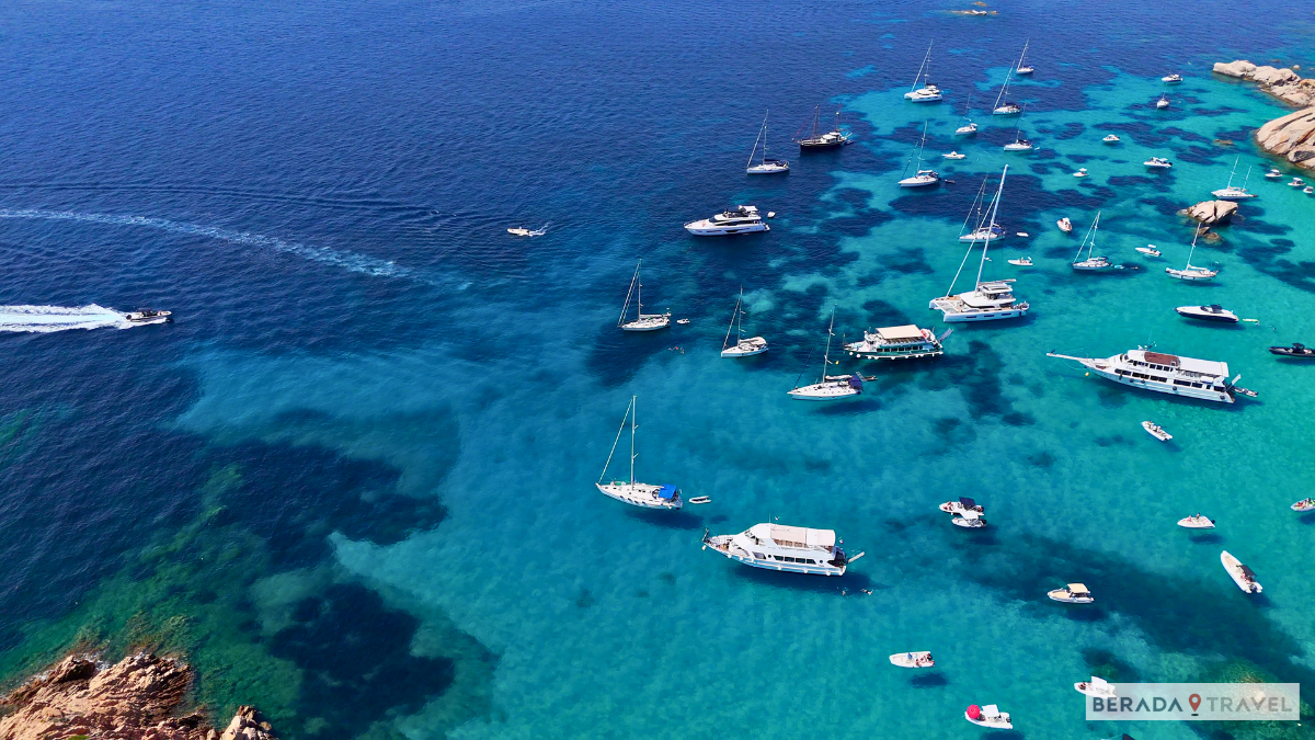 Barche nell’Arcipelago di La Maddalena