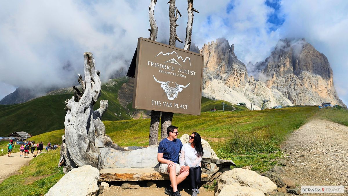 Dolomiti: vedute lungo il Passo Sella